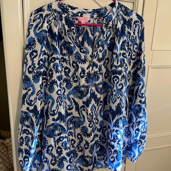 Lilly Pulitzer Tops - Lilly Pulitzer Elsa top size medium